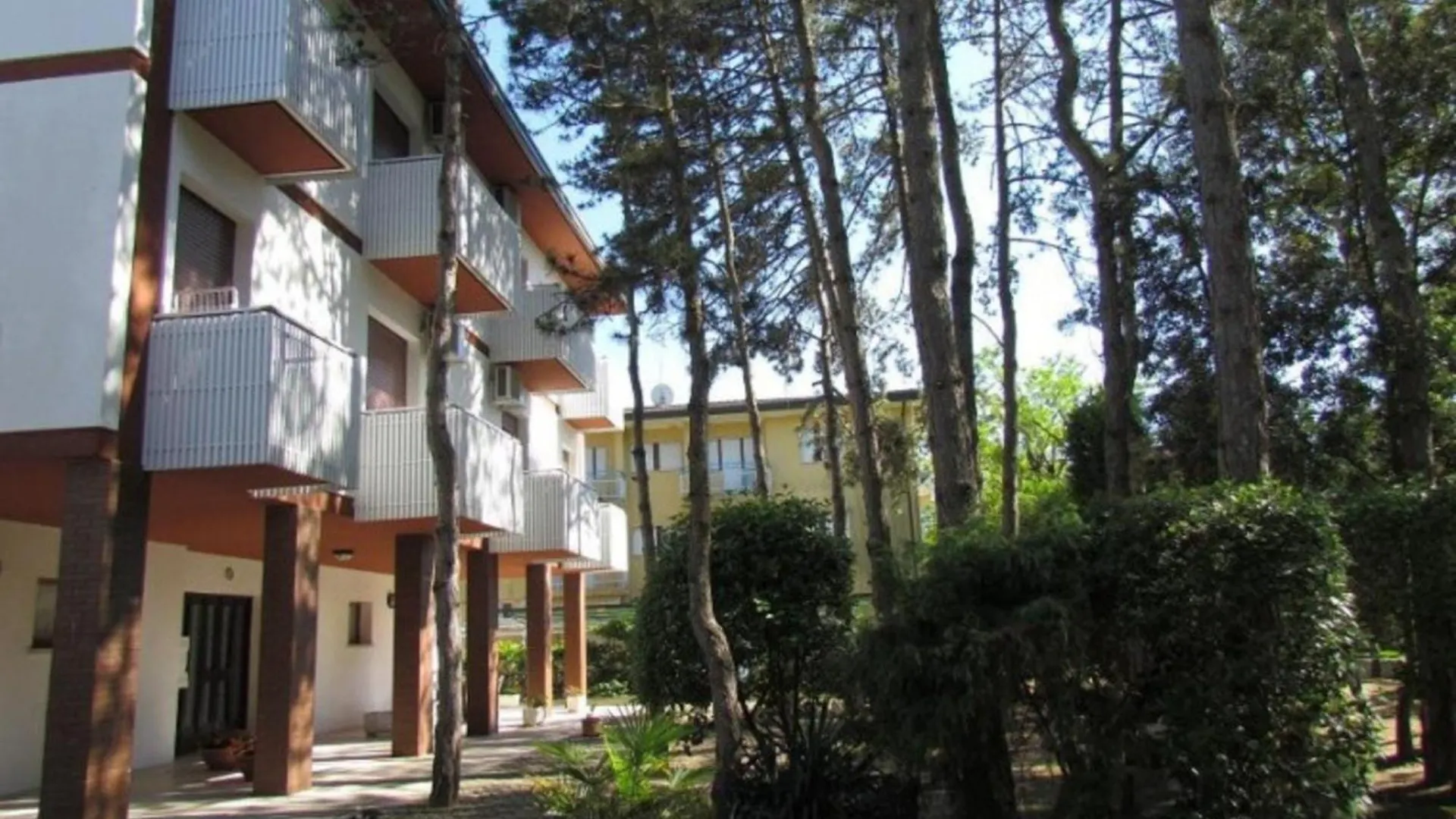 Tranquil Family Getaway - Beahost Apartment Bibione 0*,  Italy